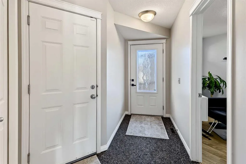 224 Hillvale Crescent