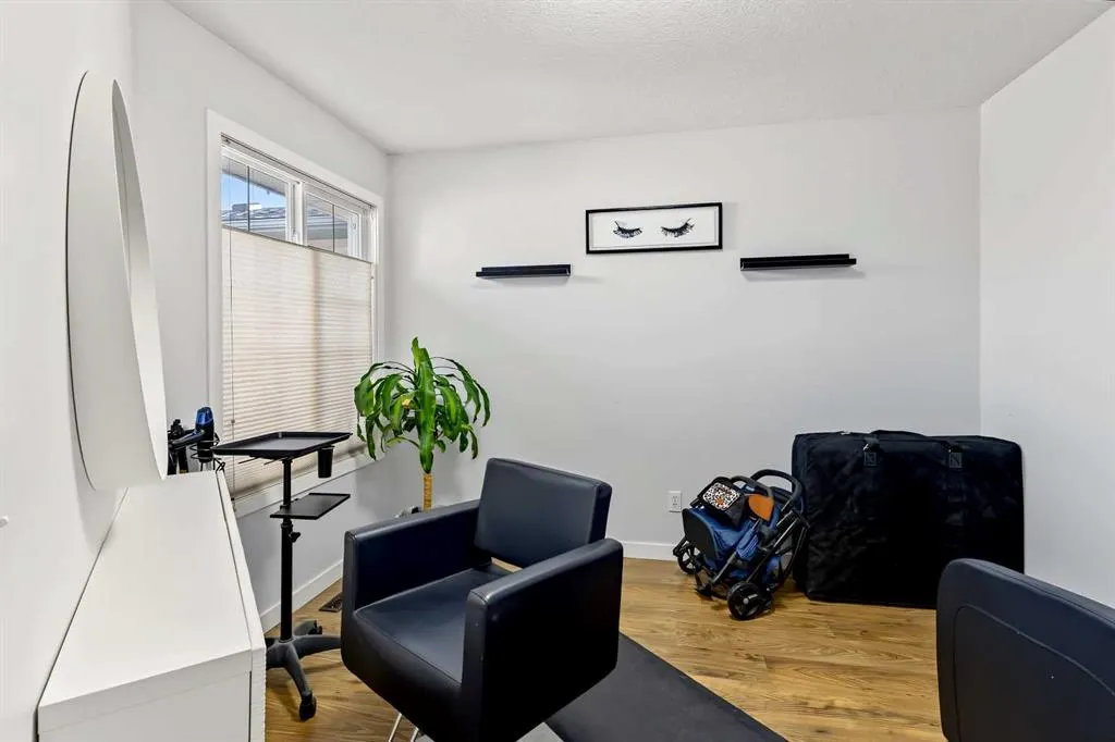 224 Hillvale Crescent