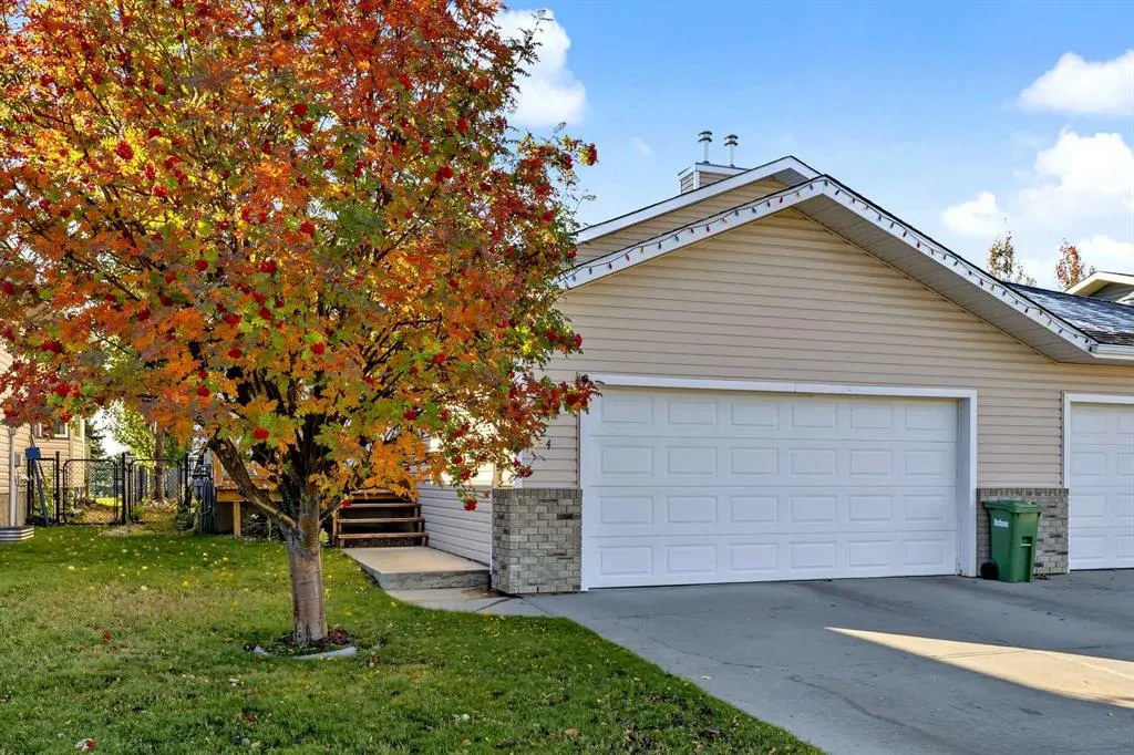224 Hillvale Crescent