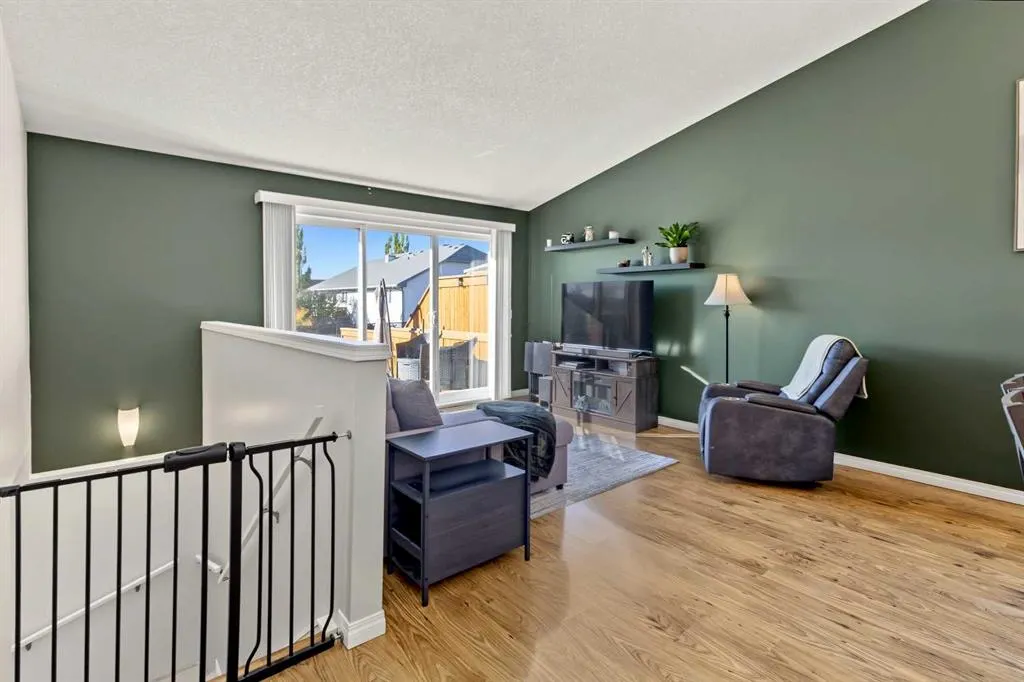 224 Hillvale Crescent