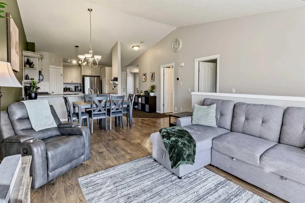 224 Hillvale Crescent