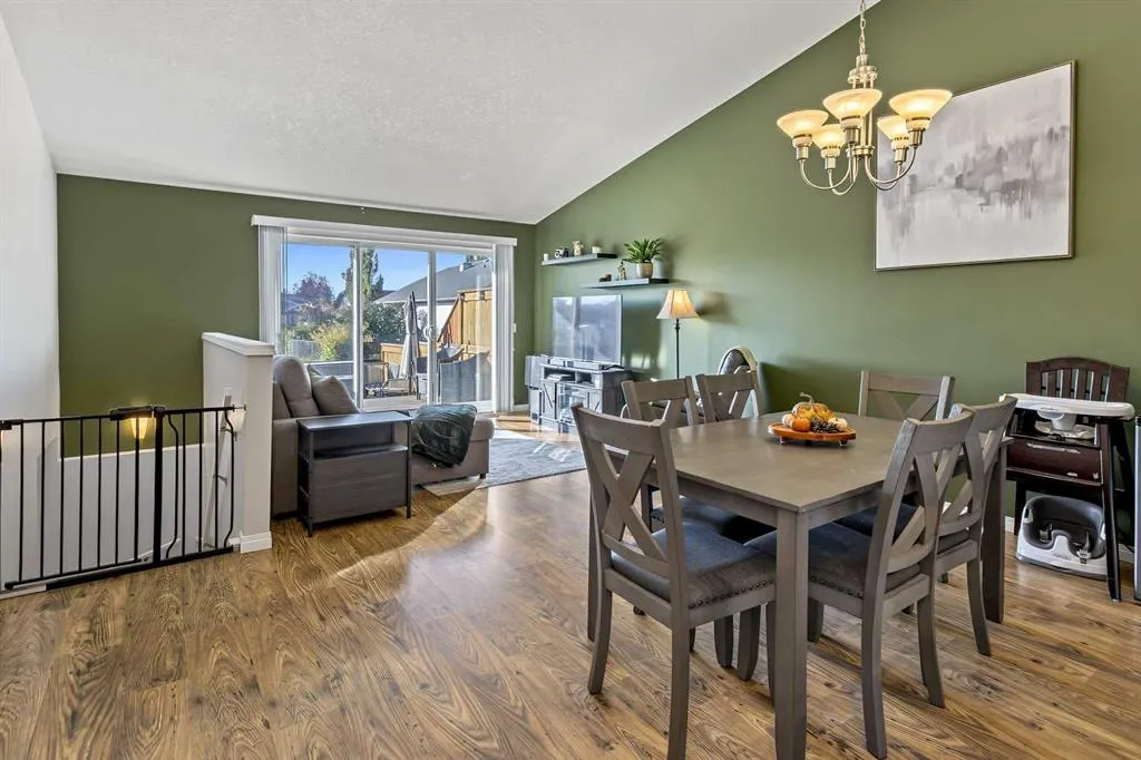 224 Hillvale Crescent