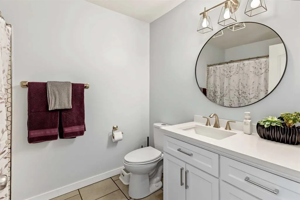 224 Hillvale Crescent