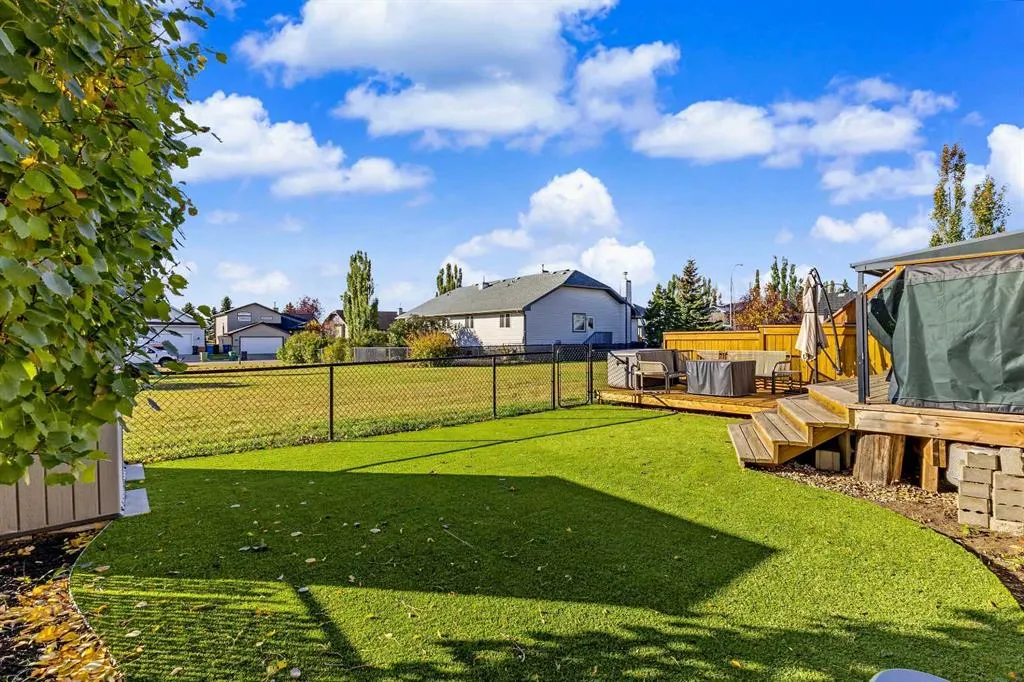 224 Hillvale Crescent