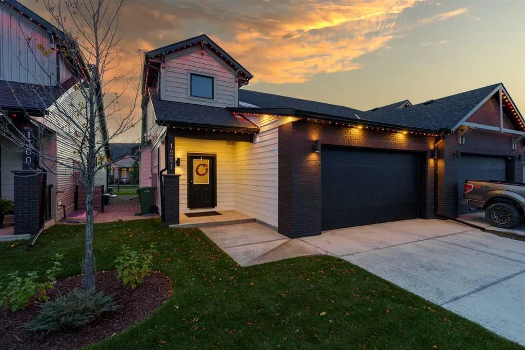 15 Coopersfield Link SW #1201