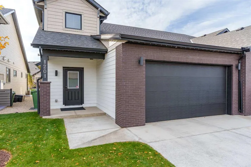 15 Coopersfield Link SW #1201