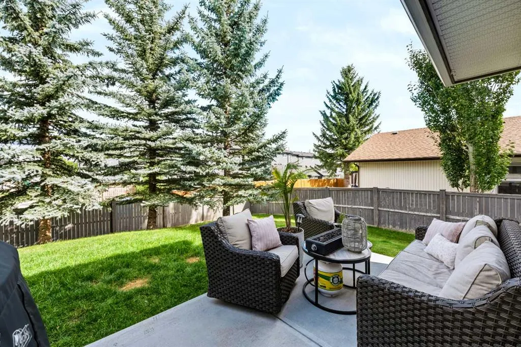 75 Cedarwood Lane SW
