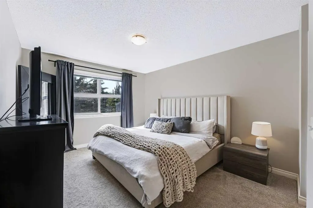 75 Cedarwood Lane SW