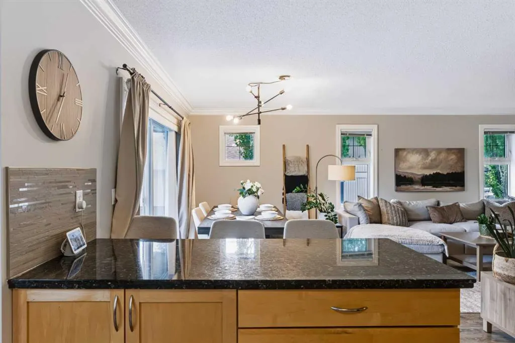75 Cedarwood Lane SW