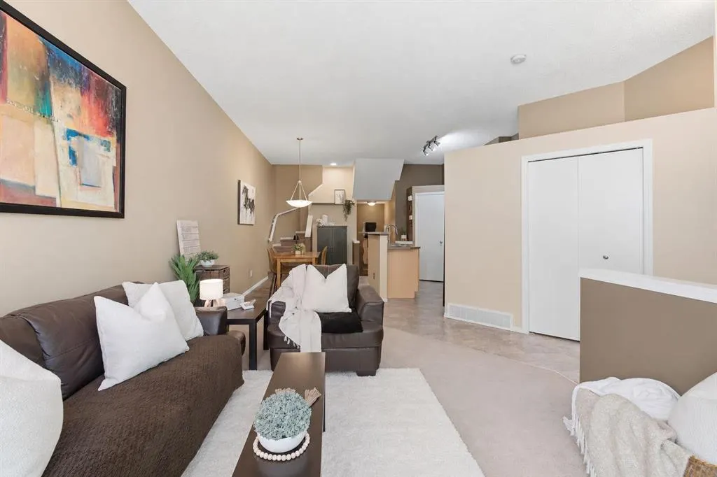 140 Promenade Way SE