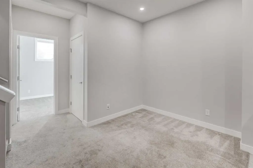 18 Homestead Boulevard NE