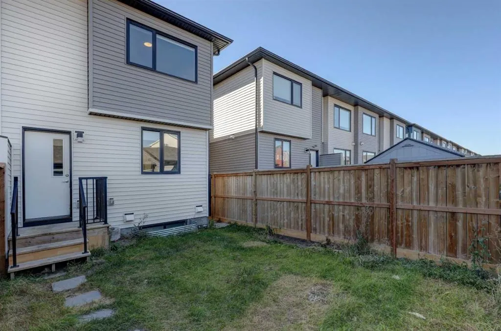 18 Homestead Boulevard NE