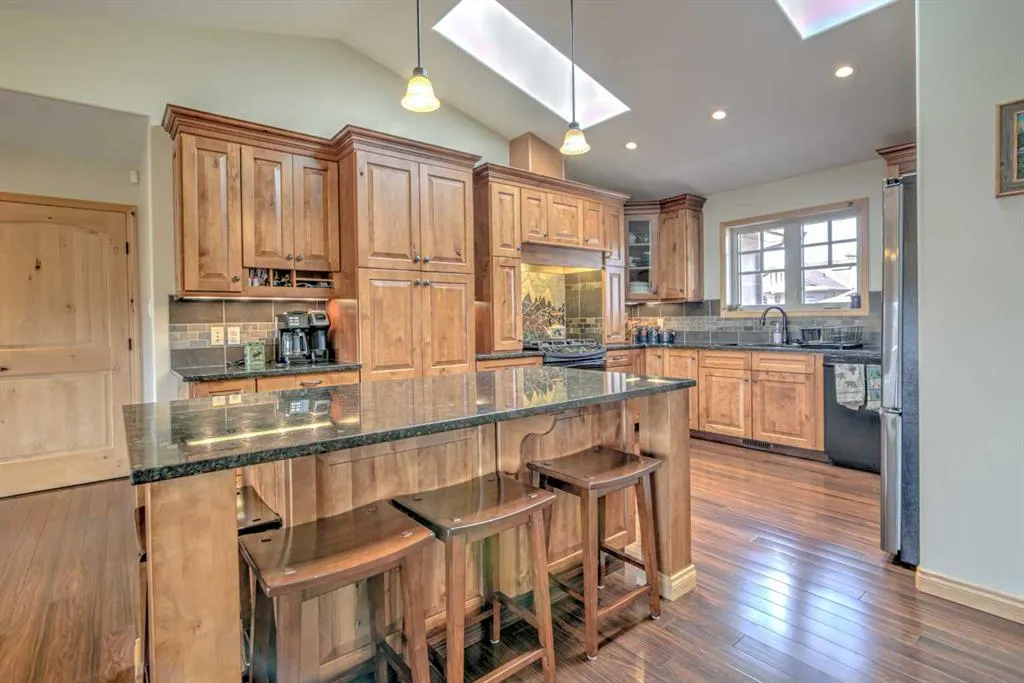 100 Canyoncrest Point W