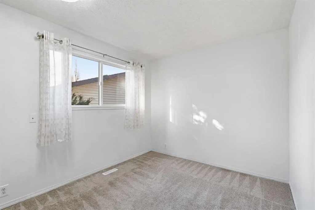 3 Glenport Road
