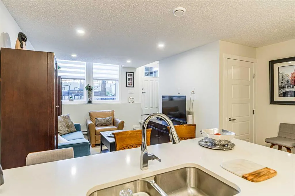 168 Cranbrook Square SE