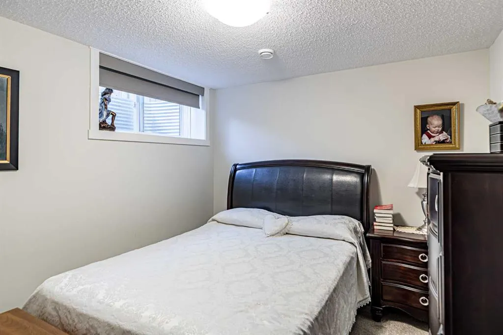 168 Cranbrook Square SE