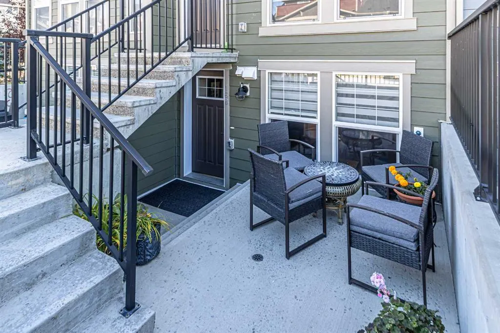 168 Cranbrook Square SE