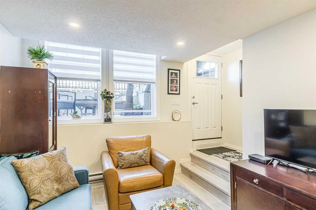 168 Cranbrook Square SE