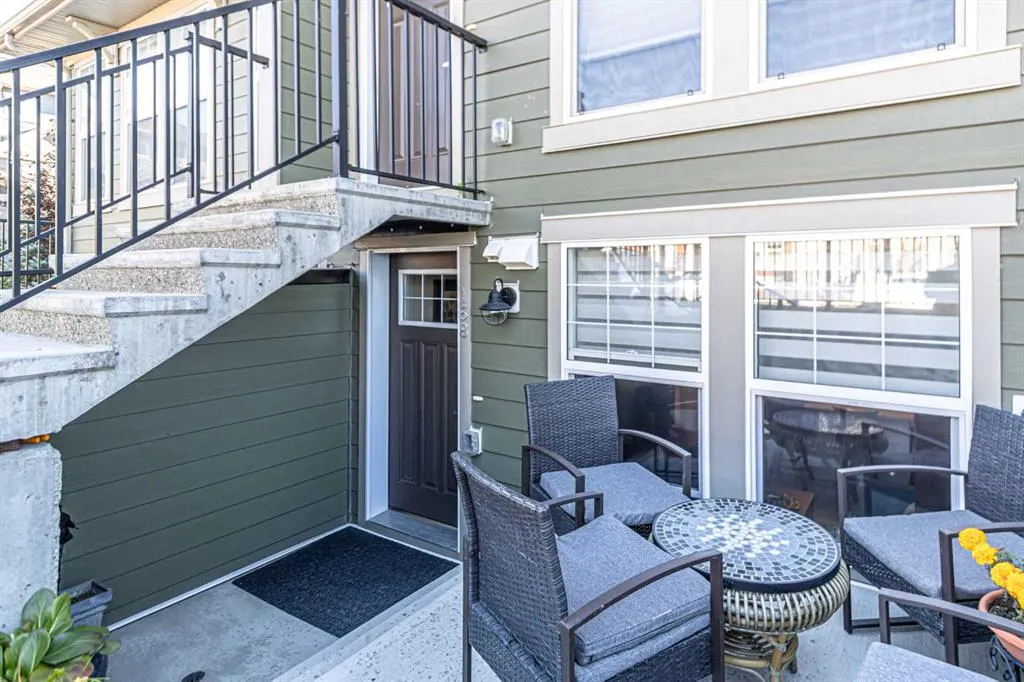 168 Cranbrook Square SE