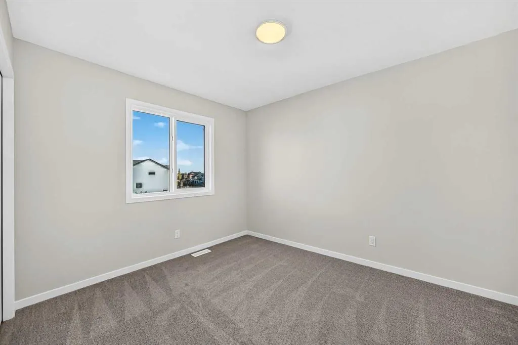 1508 3 Street SE