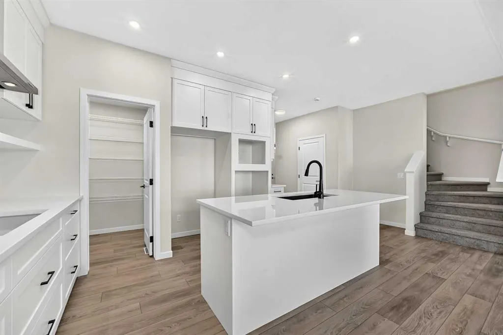 1508 3 Street SE