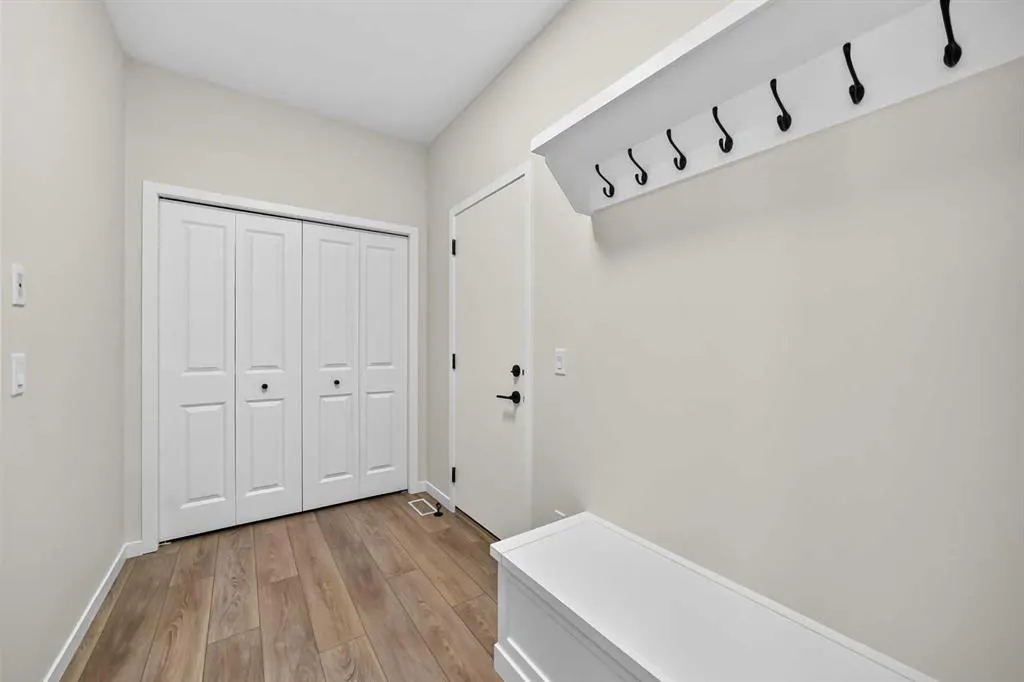 1508 3 Street SE