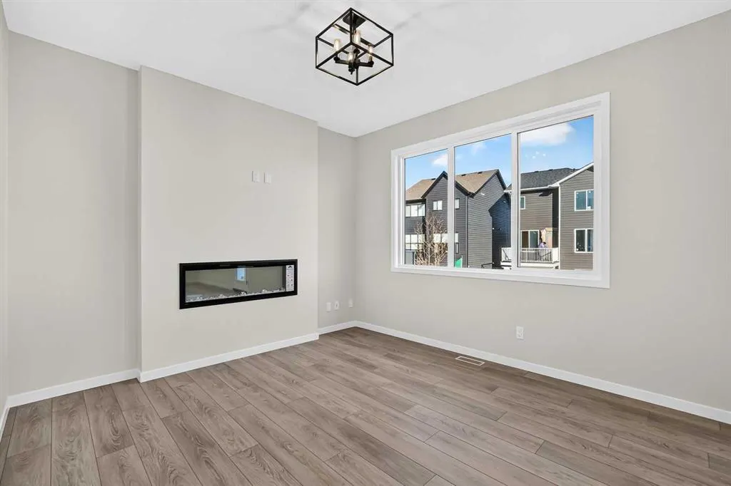1508 3 Street SE