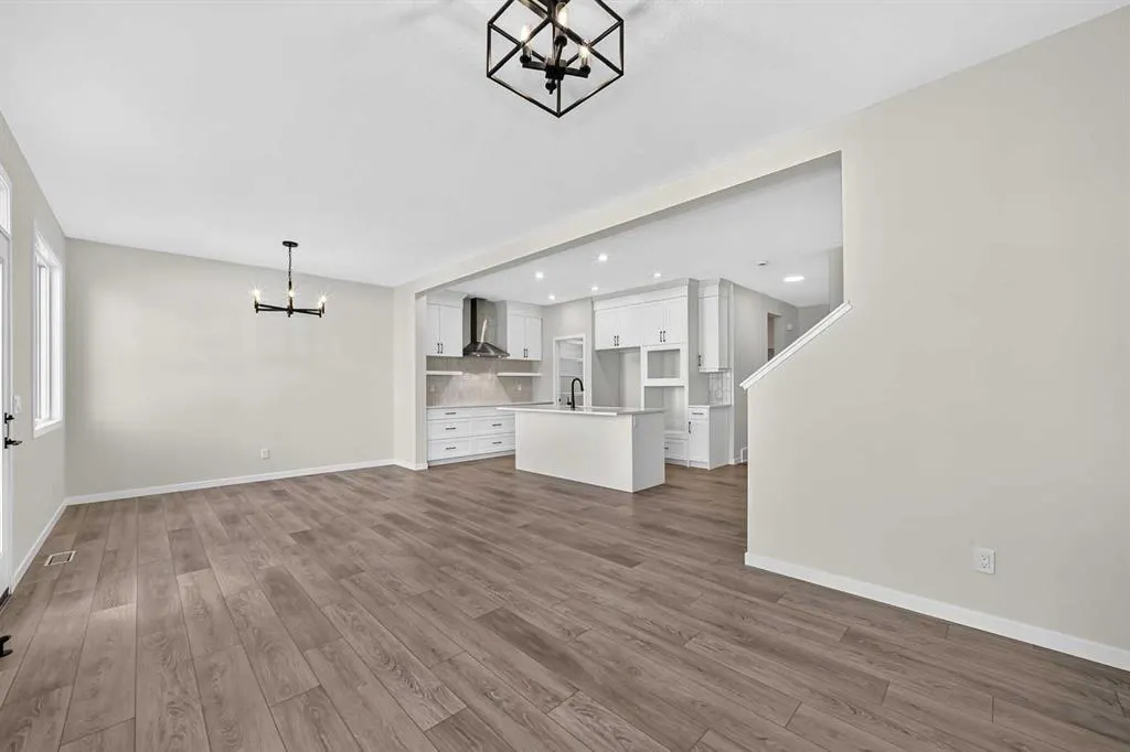 1508 3 Street SE