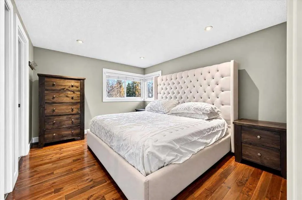 131 Parkside Crescent SE