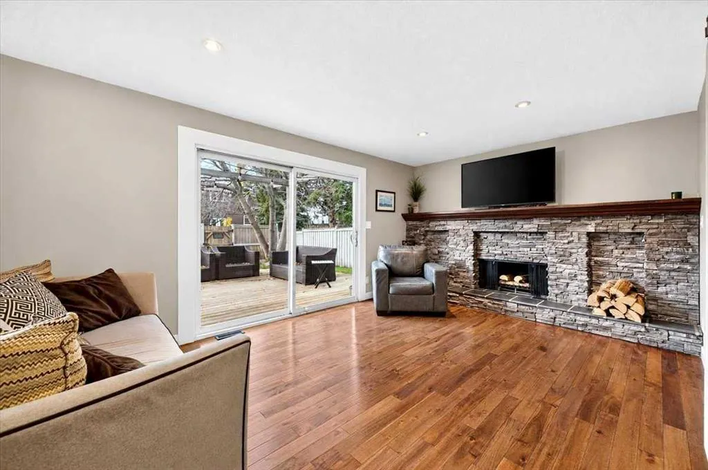 131 Parkside Crescent SE