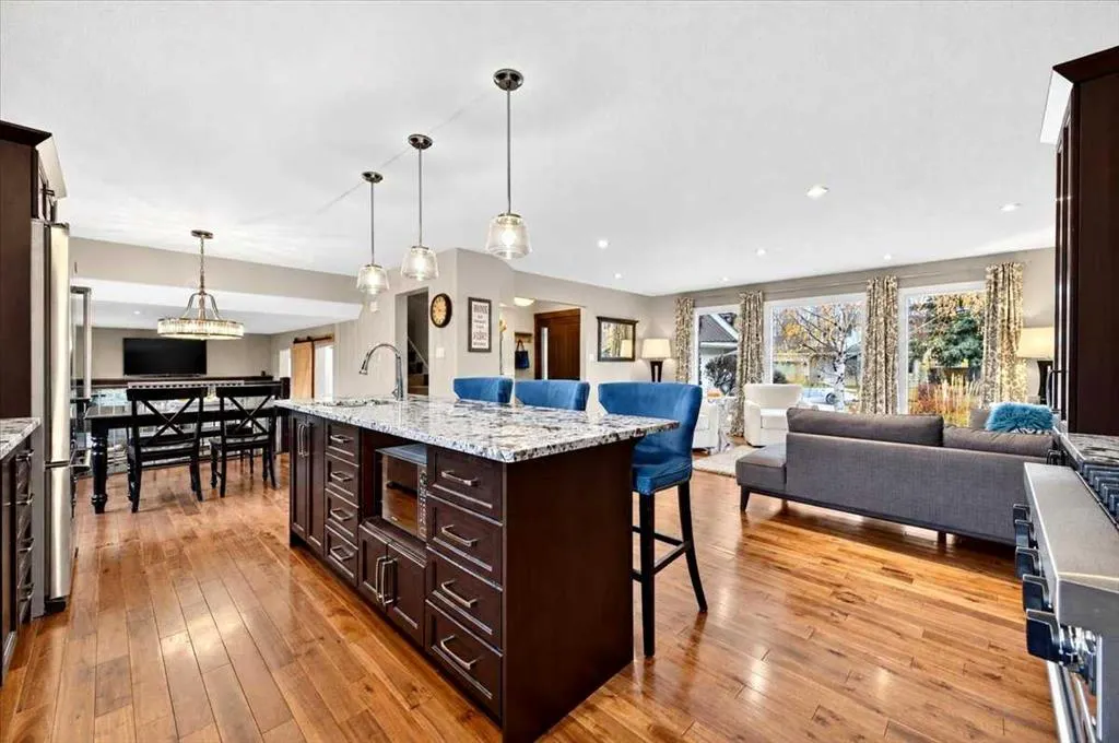 131 Parkside Crescent SE