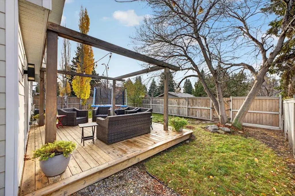 131 Parkside Crescent SE