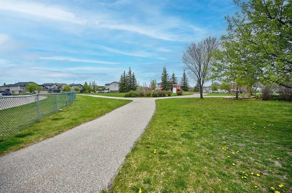 119 Stonegate Crescent NW