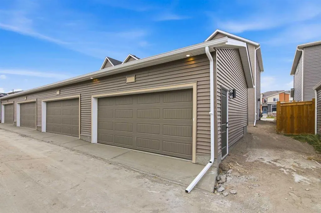 2221 Bayview Drive SW