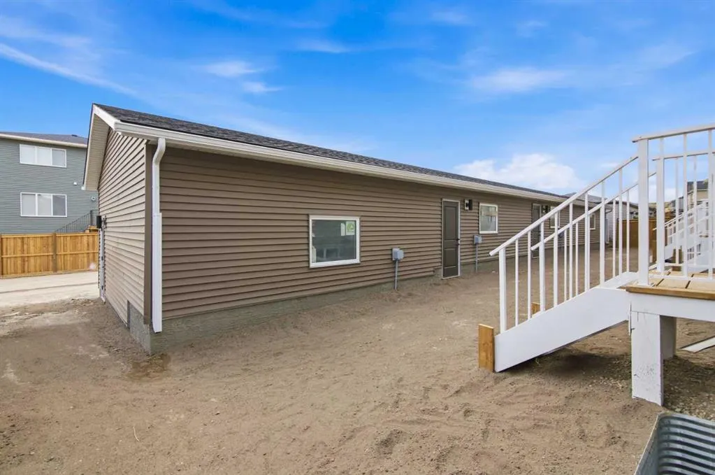 2221 Bayview Drive SW