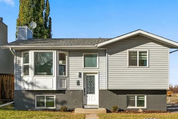 112 Macewan Meadow Crescent NW
