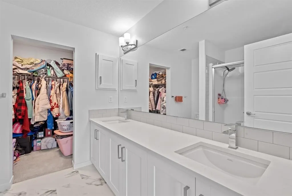 220 Seton Grove SE #2202