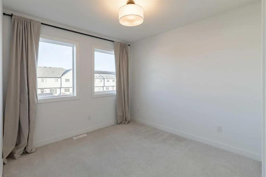 74 Mallard Heath SE