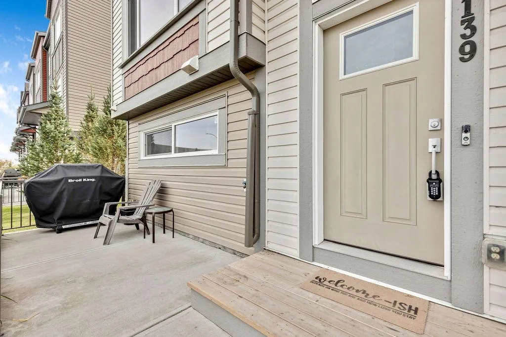 139 Copperstone Park SE