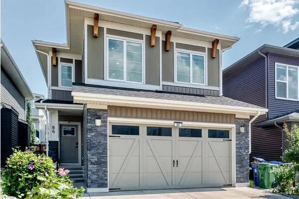 86 Carringvue Manor NW