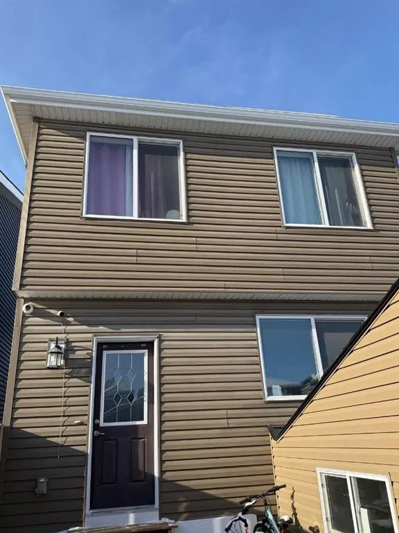 30 Red Embers Crescent NE