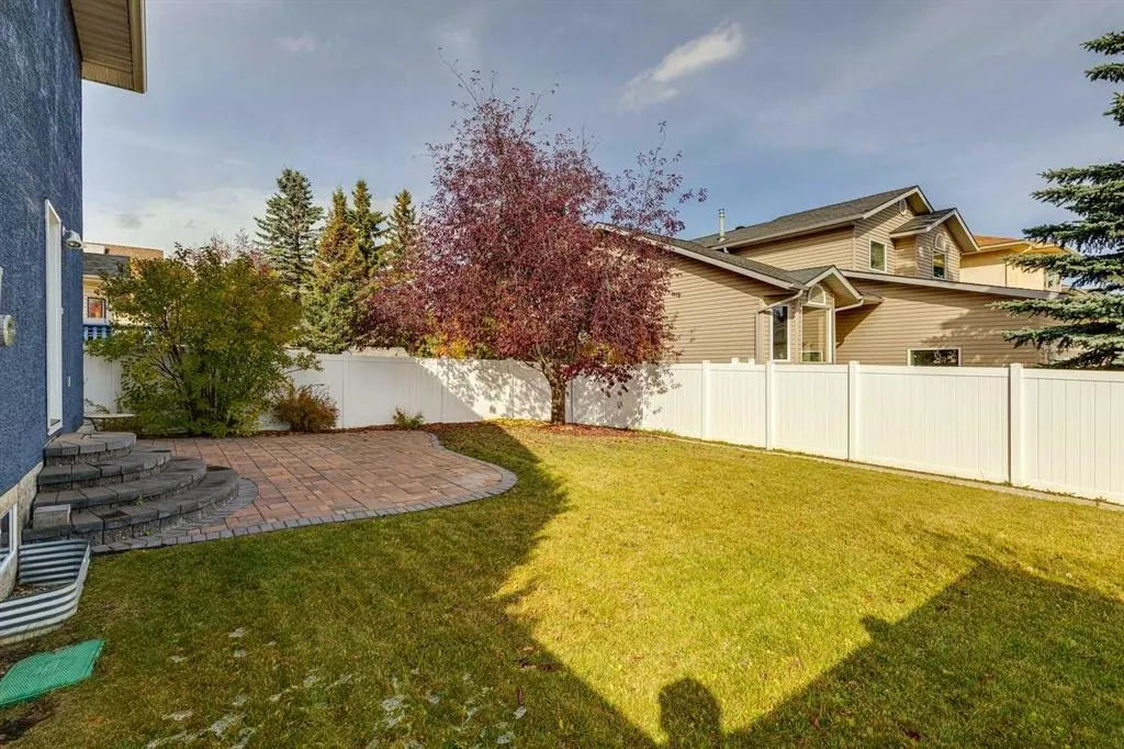 106 Hawkland Place NW