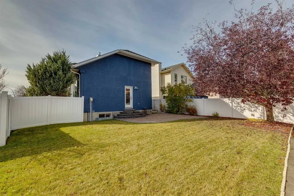 106 Hawkland Place NW