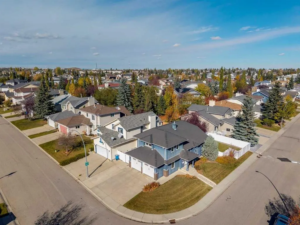 106 Hawkland Place NW