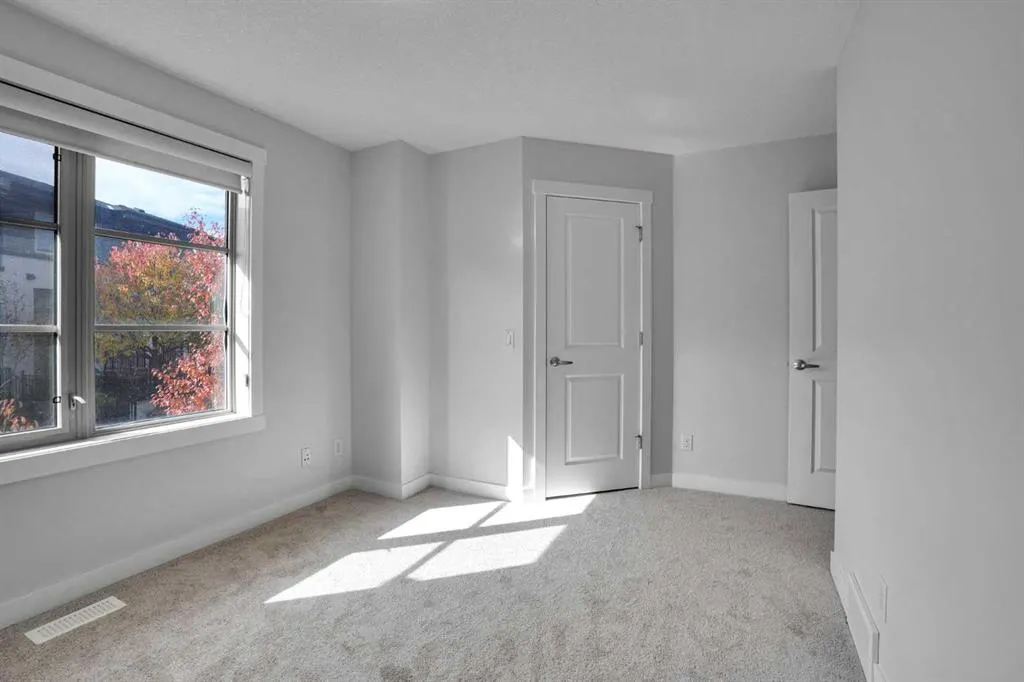 37 Aspen Hills Common SW