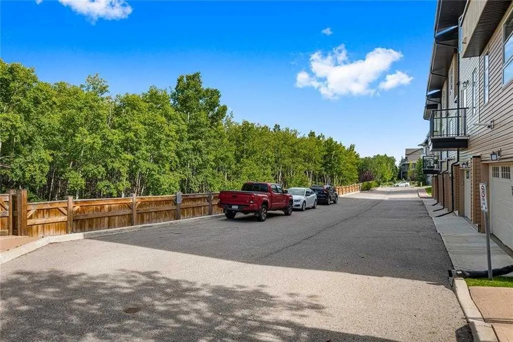 37 Aspen Hills Common SW