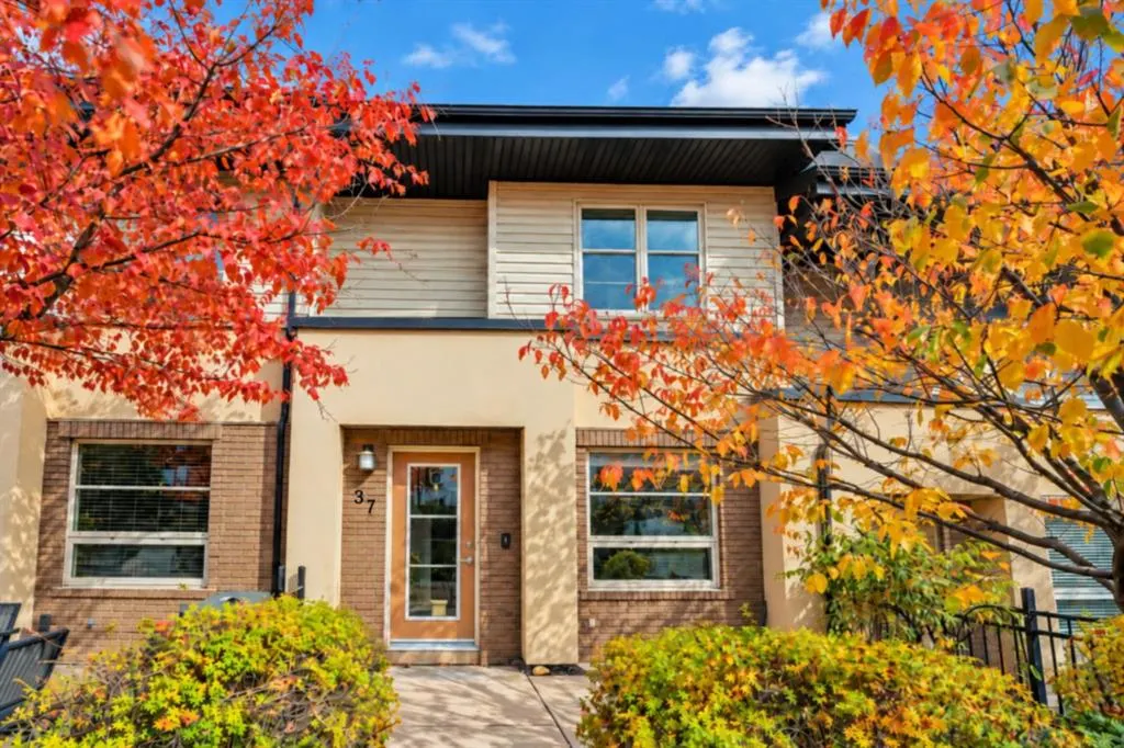 37 Aspen Hills Common SW