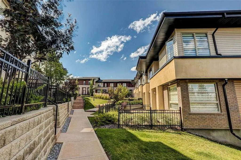 37 Aspen Hills Common SW