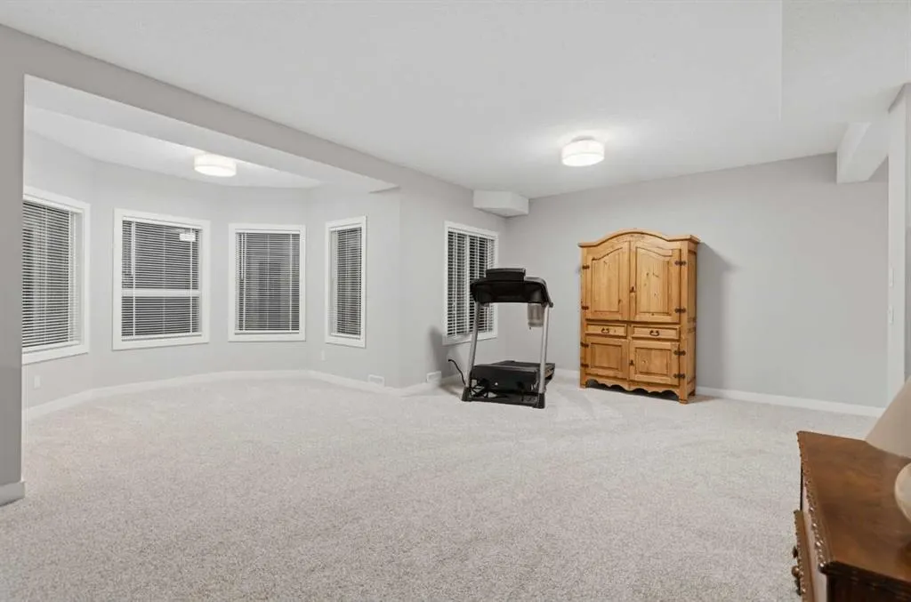 211 Douglasview Road SE