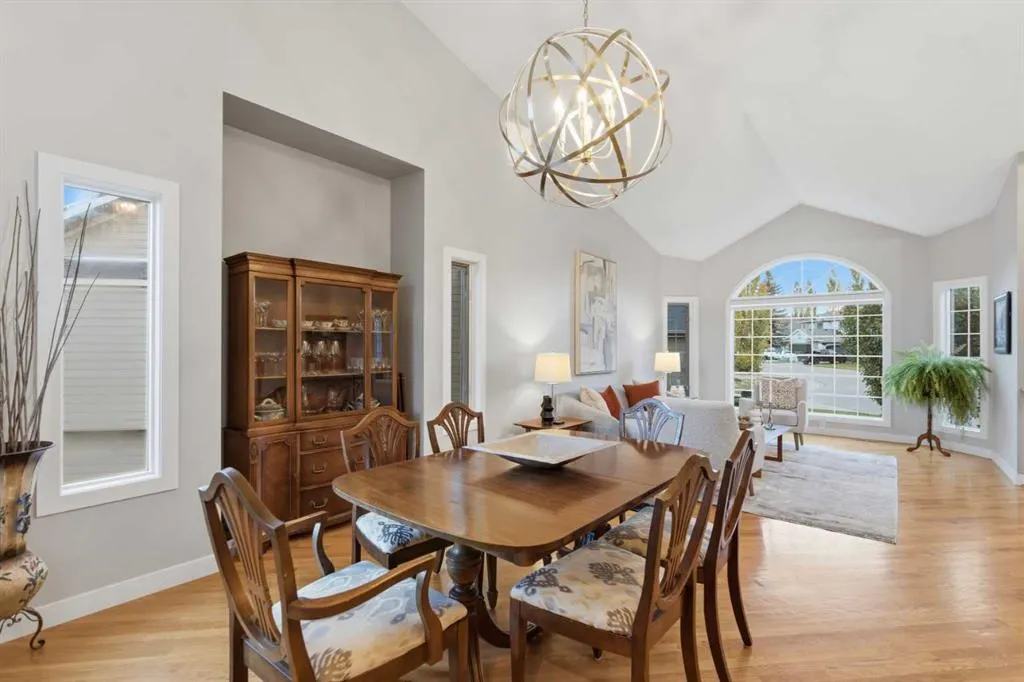 211 Douglasview Road SE